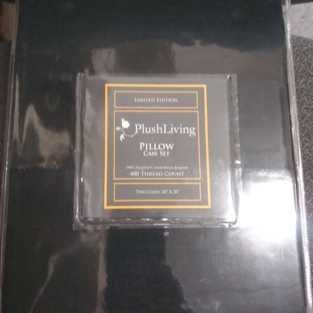 Plush Living Caiman Pillow Case Set in Jet Black